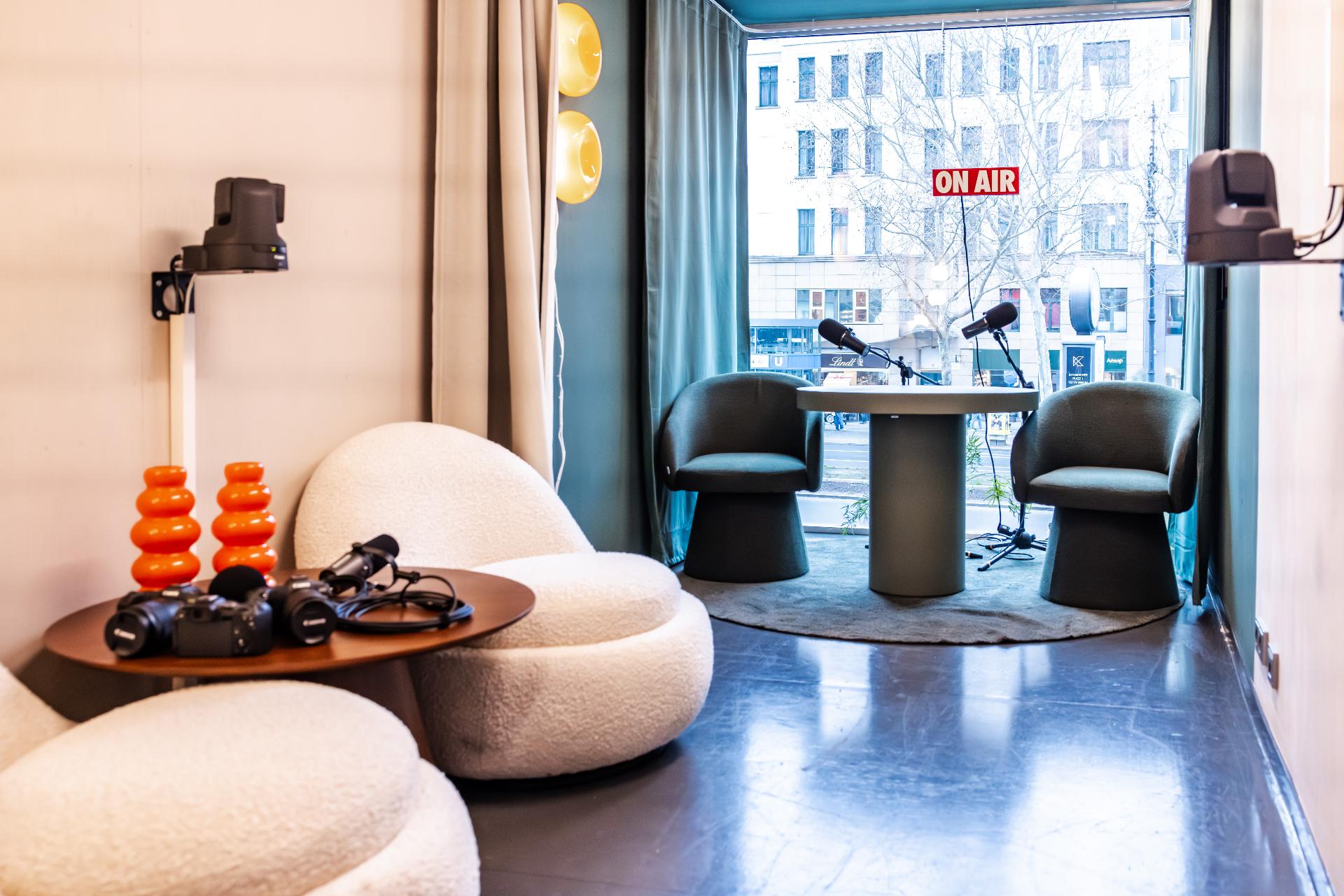 Podcast studio Berlin interior at Ku'damm 229 with professional recording setup